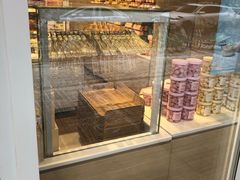 面包甜点陈列柜-好利来(新华店)