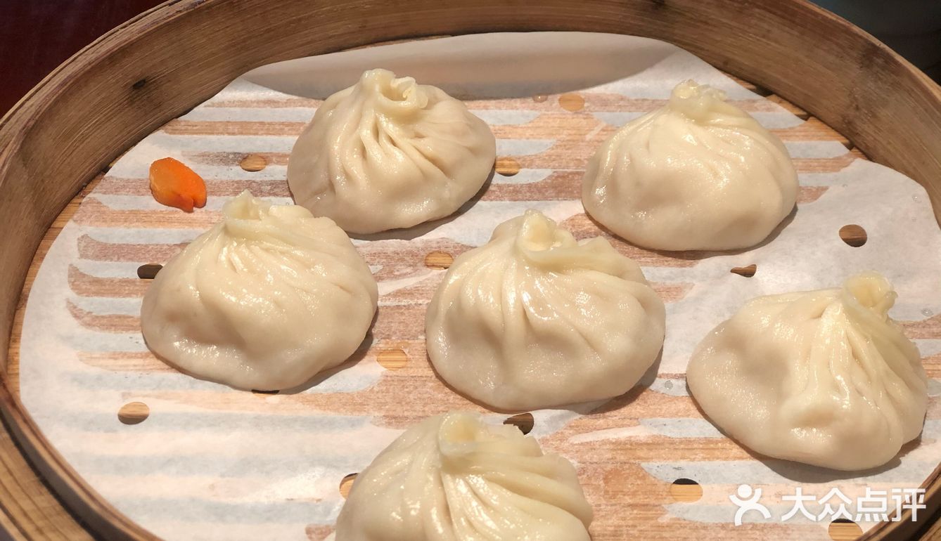 想吃包子的一天，汤包与鸭血粉丝汤的绝配