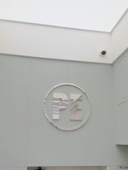 -PE SALON