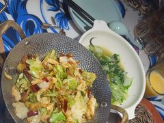 -川流不息·地道川菜·小龙虾(新松江路店)