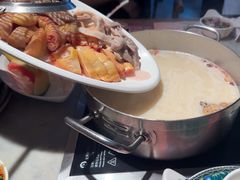 -尚尚仙·酸汤猪手·猪肚鸡火锅(华联万柳购物中心店)