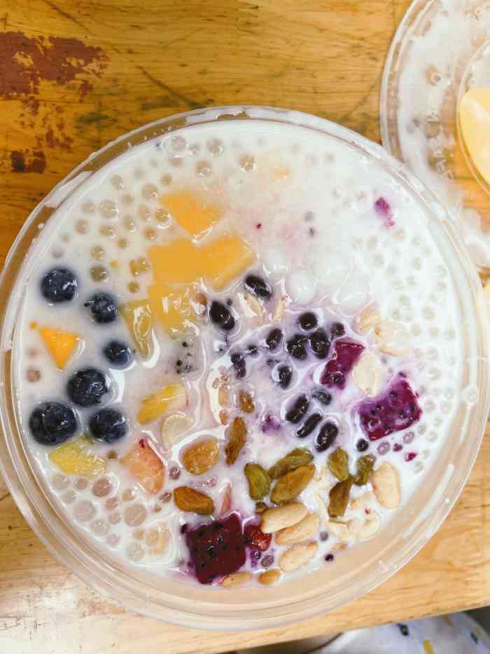 一中西米露总店-"高中推着小车车卖凉面冰粉小蛋糕的娘娘一家.