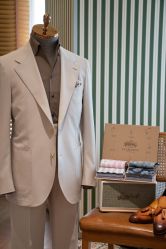 -优刻西服西装定制(金轮国际广场店)