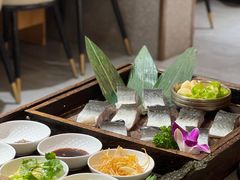 -围炉肉舍•炭烤活鳗•丹东海鲜烤肉(步行街店)