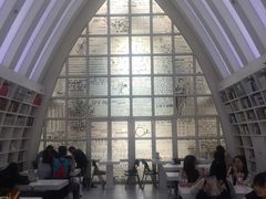 -钟书阁(松江泰晤士小镇店)