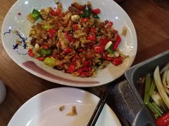 爆辣拆骨猪蹄-阿瓦山寨·湘菜现炒·剁椒鱼头王(咸阳总店)