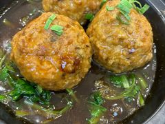 蟹黄狮子头-鸿运酒楼