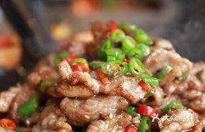 Stir-Fried Beef with Spatula