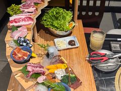 -山川小町·极番烧肉(新地假日广场店)