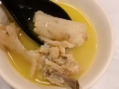 -鲜入围煮花胶鸡海鲜火锅