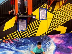 -爱蹦iBOON蹦床运动馆(江汉店)