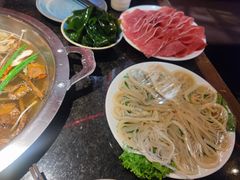 -三个四川人火锅(华联商厦店)