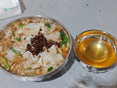 -正宗杨记普洱酸醋米线(总店)