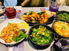 -Kub Kao Kub Pla (Terminal21)