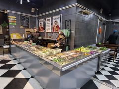 -愉肴麻辣香锅(中山路店)