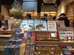 -猫的天空之城概念书店(杭州南宋御街店)