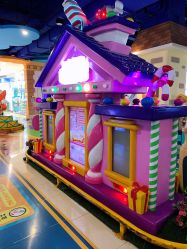 -纽西卡汽车小镇(大悦城店)