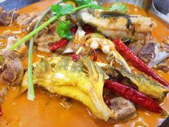 鱼羊鲜火锅-江城燕子大排档(江汉路步行街店)
