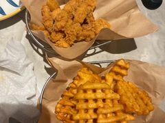 -必胜客(尹山湖歌林公园店)