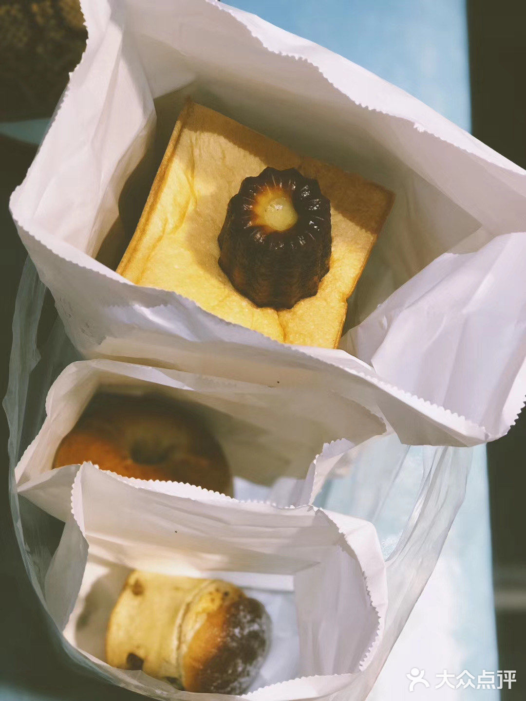 性价比还算高的，店里还有定期的更新团购的面包蛋糕