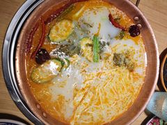 -洱火云南酸菜牛肉火锅(石景山当代商城店)