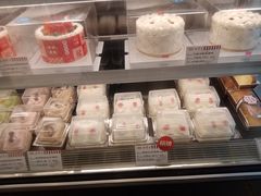 -红宝石·鲜奶小方·海派西点房(万航店)