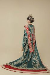 -挪娅婚纱摄影皇家会所