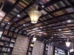 -钟书阁(松江泰晤士小镇店)