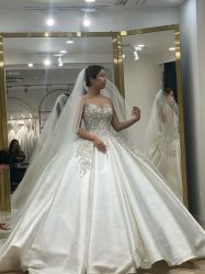 -予白婚纱礼服馆