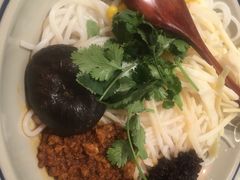 -刀小蛮半只鸡过桥米线(家乐福四元桥店)
