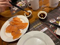 三文鱼刺身-四海一家自助餐(益田假日广场店)