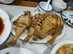炸偏口鱼-方城小吃店