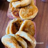 家里经常做肉馅饼当早餐吃，营养健康
