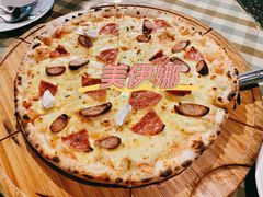香肠芝士披萨-BISTROFIORE美伊娜(伊犁南路店)