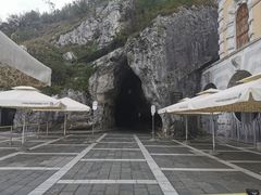 -波斯托伊纳溶洞