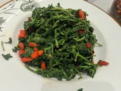 -民族手抓羊肉馆·滩羊手抓·烤全羊