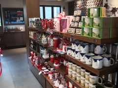 零售区-星巴克臻选(成都宽窄巷子店)