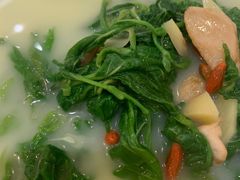 鱼汤鱼滑浸桑叶远-黄但记老店·陈村粉食府