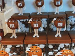 -m豆巧克力世界(上海世茂广场店)