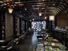 -钟书阁(松江泰晤士小镇店)