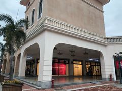 -TommyHilfiger(惠隆贵安奥特莱斯店)