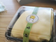 -蜜蜂小象·榴莲千层蛋糕(时代汇11栋店)