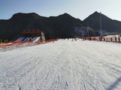 -荣盛康旅野三坡滑雪场