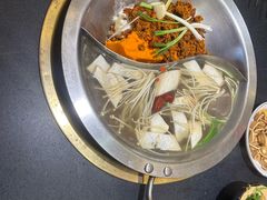 -沸炉重庆老火锅(军事博物馆店)