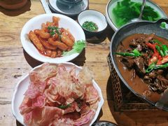 -老滇山寨•云南特色菜•地方菜•民族风情歌舞表演(金碧店)