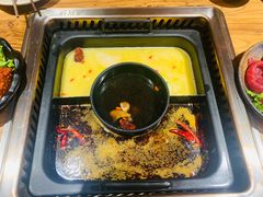 -吴氏老牌坊云南鱼豆花火锅店(通江街店)
