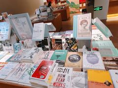-新华文创·光的空间