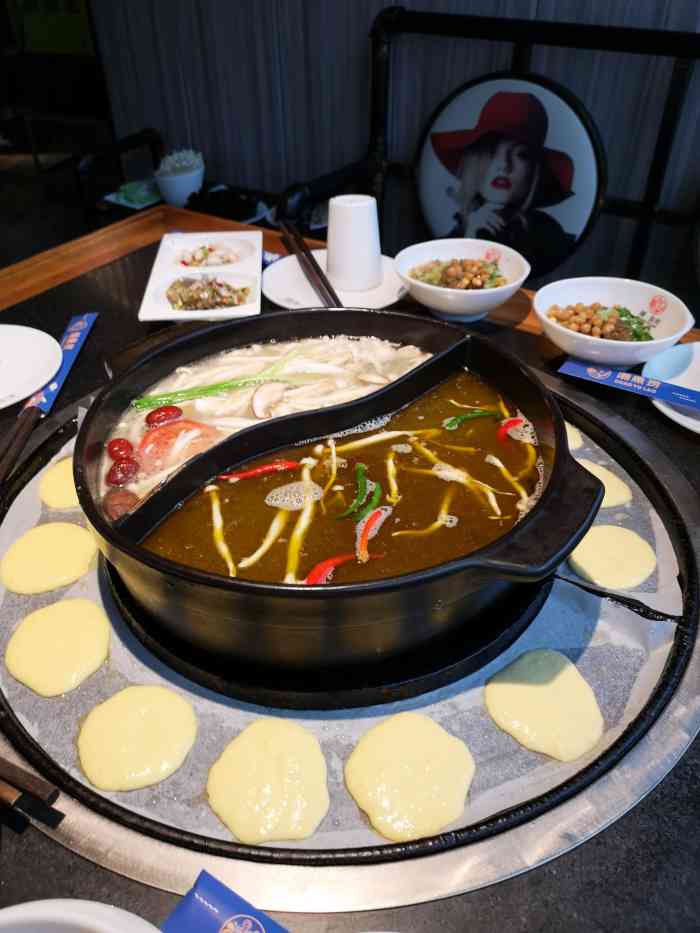 潮鱼捞(江南店)-"菜品很有特色,汤里应该加有药材之类的东西.