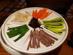 -云海肴·汽锅鸡·云南菜(天山百盛优客店)