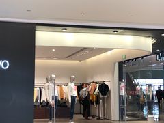 -URBAN REVIVO(高德置地广场·春广场店)